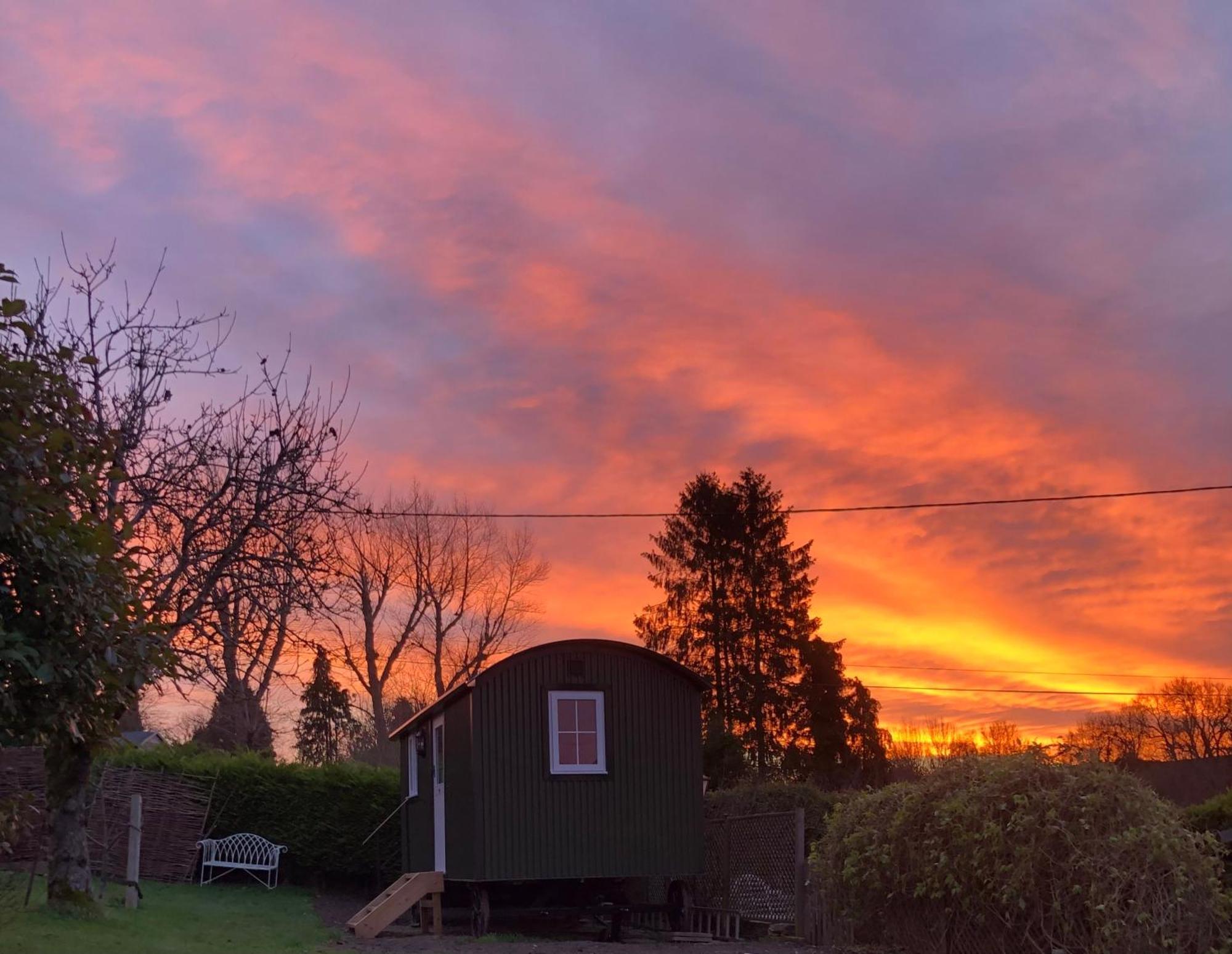 Green Valley, Cotswold Stay With Hamper Cheltenham Dış mekan fotoğraf